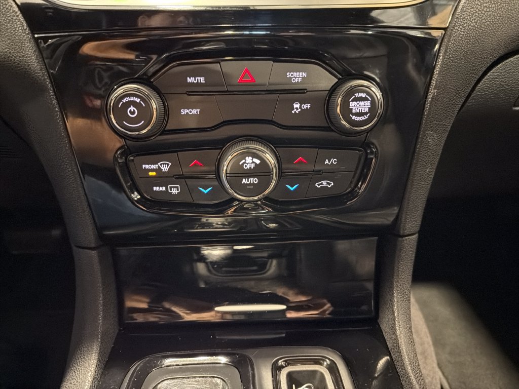 Used 2017 Chrysler 300 S AWD/4WD image 6