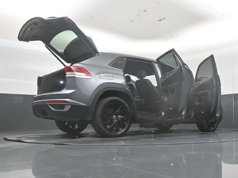 Used 2024 Volkswagen Atlas Cross Sport SE FWD image 59