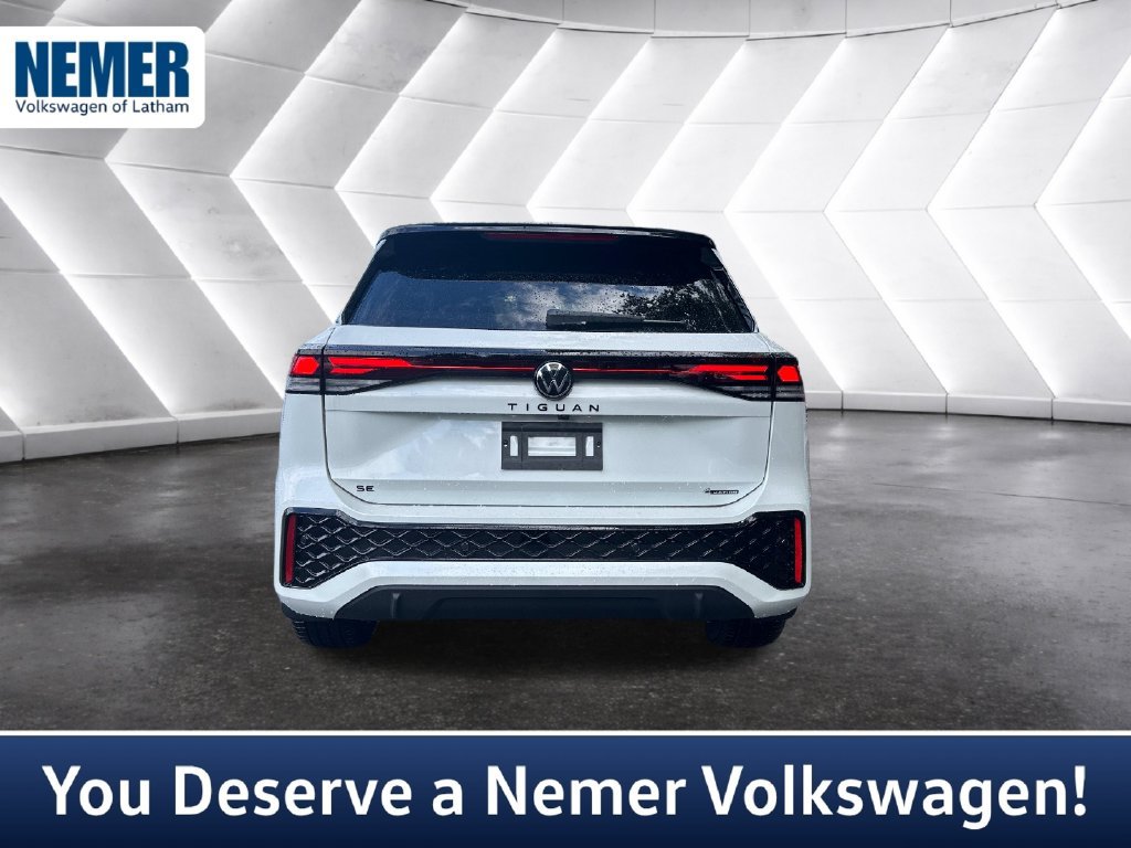 New 2026 Volkswagen Tiguan SE R-Line AWD/4WD image 3