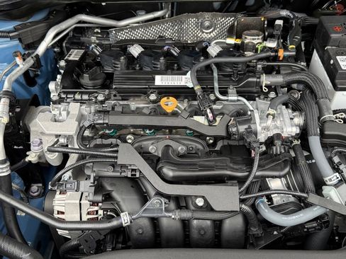 Used 2026 Toyota Corolla Cross XLE image 36