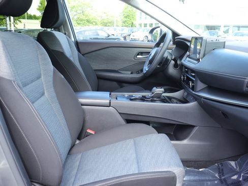 Used 2023 Nissan Rogue SV FWD image 18