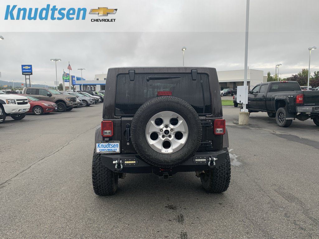 Used 2013 Jeep Wrangler Unlimited Sahara w/ Connectivity Group AWD/4WD image 6