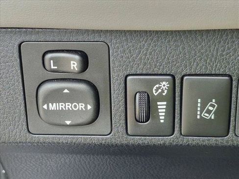 Used 2017 Toyota RAV4 XLE FWD image 13