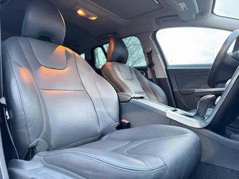 Used 2018 Volvo V60 T5 Cross Country w/ Convenience Package image 23