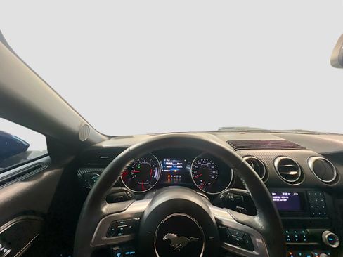 Used 2020 Ford Mustang Coupe RWD image 7