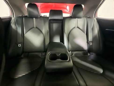 Used 2021 Toyota Camry SE image 32