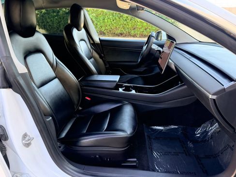 Used 2019 Tesla Model 3 Standard Range Plus image 17