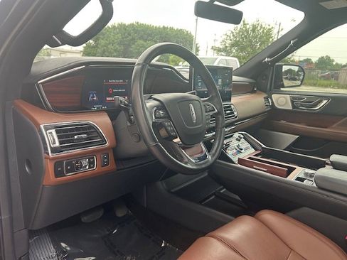 Used 2023 Lincoln Navigator Reserve RWD image 11