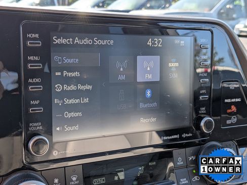 Used 2021 Toyota Highlander XLE AWD/4WD image 27