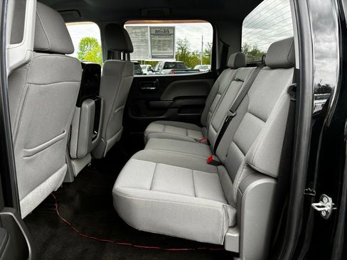 Used 2018 Chevrolet Silverado 1500 Custom w/ Custom Value Package AWD/4WD image 38