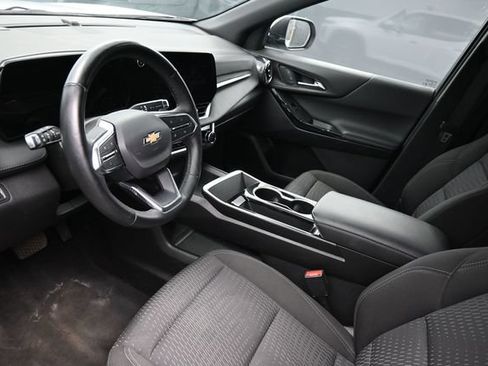 Used 2025 Chevrolet Equinox LT AWD/4WD image 24