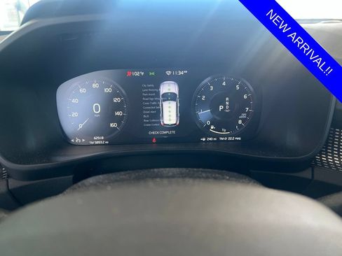 Used 2021 Volvo XC40 T5 R-Design w/ Protection Package Premier AWD/4WD image 6
