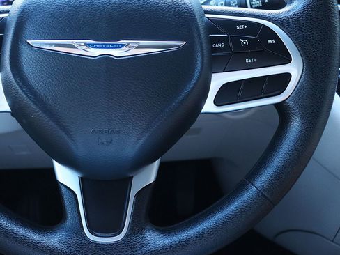 Used 2021 Chrysler Voyager Lxi image 59