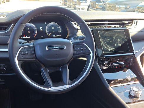 New 2025 Jeep Grand Cherokee Laredo X image 21