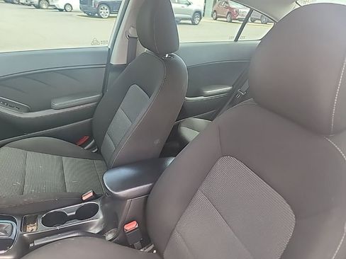 Used 2018 Kia Forte LX w/ LX Rear Camera Package image 8