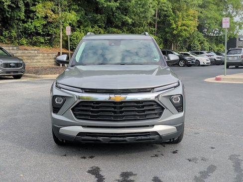 Used 2024 Chevrolet TrailBlazer LT FWD image 2