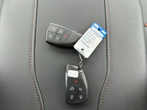 Used 2024 GMC Sierra 1500 AT4 w/ Technology Package image 13