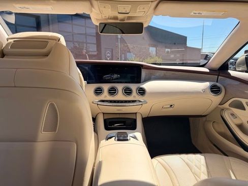 Used 2019 Mercedes-Benz S 560 Cabriolet image 22