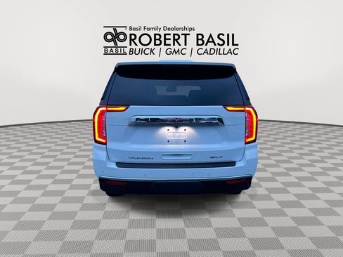 Used 2024 GMC Yukon SLT AWD/4WD image 7
