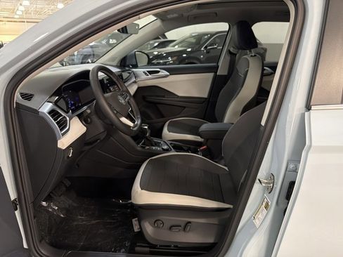 New 2026 Volkswagen Taos SE image 15