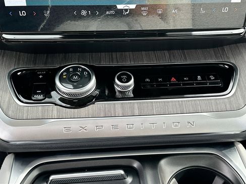 New 2026 Ford Expedition Max Platinum AWD/4WD image 12