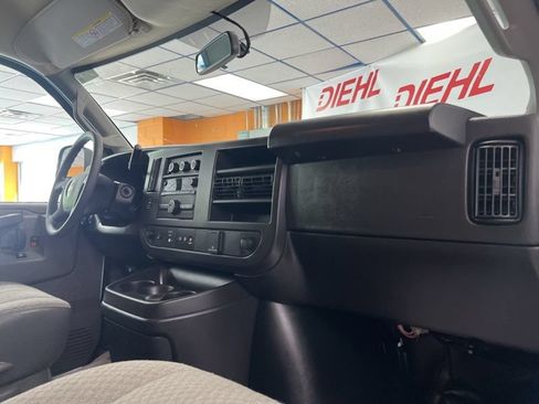 Used 2024 Chevrolet Express 3500 LS w/ Chrome Appearance Package RWD image 12