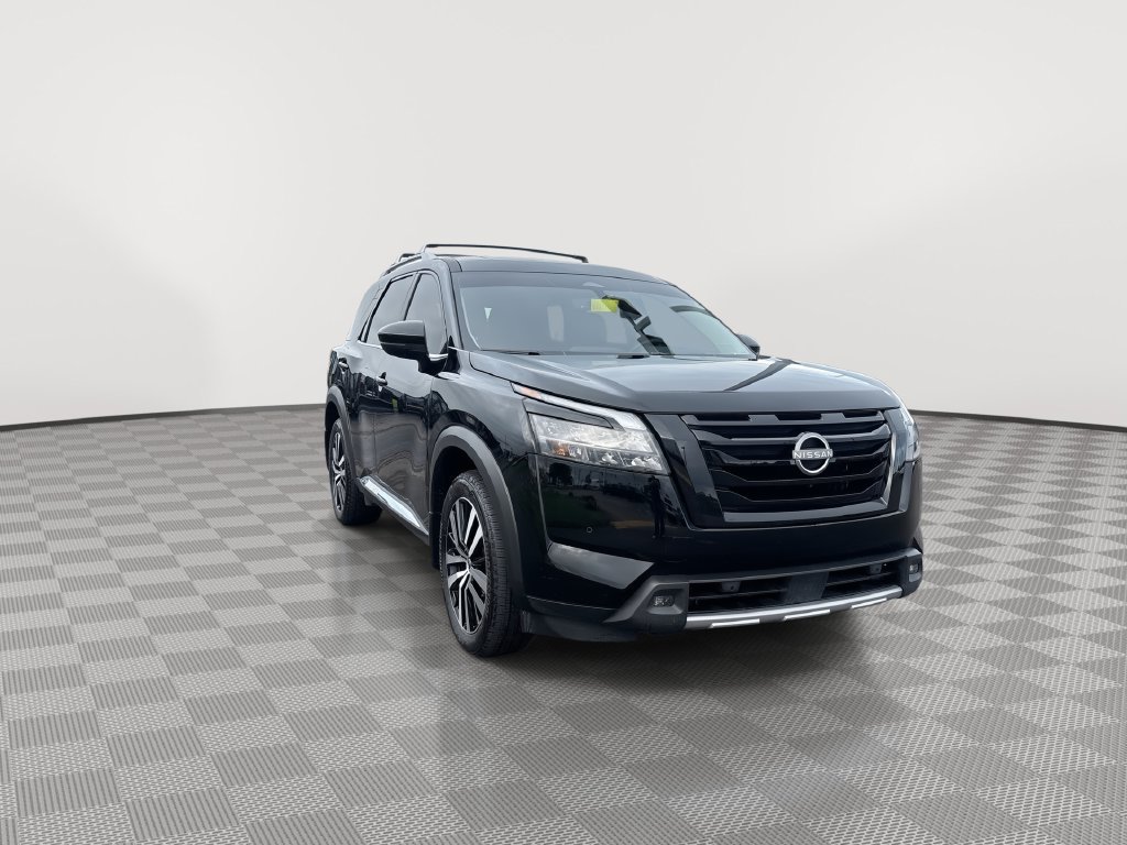 Certified 2025 Nissan Pathfinder Platinum w/ Lighting Package (N92) AWD/4WD image 4