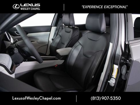 Used 2023 Jeep Compass Latitude w/ Convenience Group AWD/4WD image 13