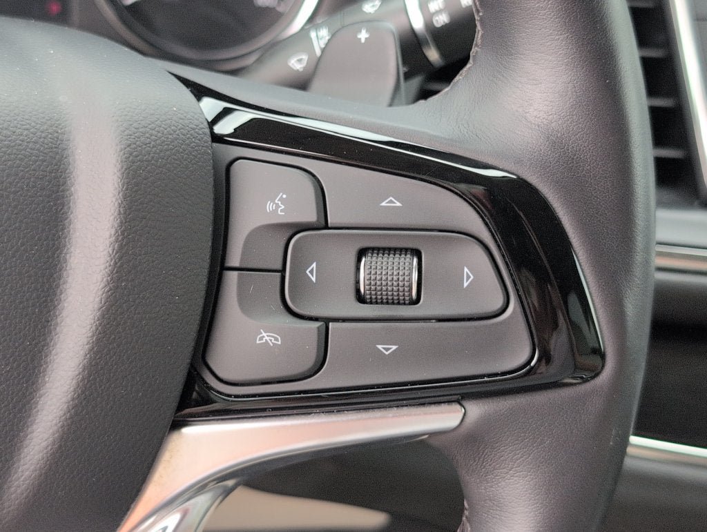 Used 2023 Buick Enclave Essence w/ LPO, Floor Liner Package FWD image 28