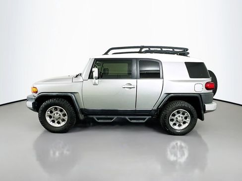 Used 2012 Toyota FJ Cruiser 2WD image 8