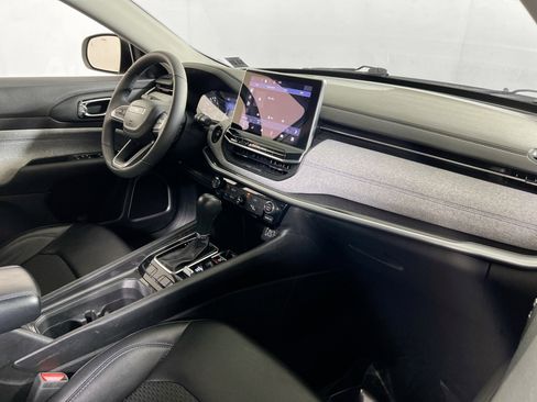 Used 2022 Jeep Compass Latitude image 26