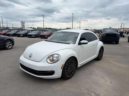 Used 2014 Volkswagen Beetle 1.8T FWD image 7