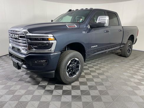 Used 2026 RAM 2500 Laramie AWD/4WD image 2
