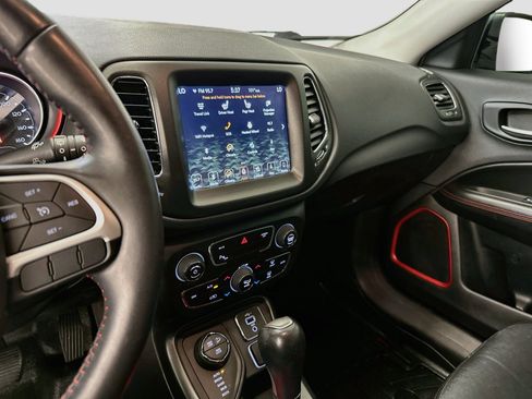 Used 2019 Jeep Compass Trailhawk w/ Cold Weather Group AWD/4WD image 26
