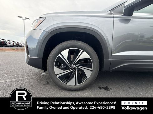 New 2026 Volkswagen Taos SE AWD/4WD image 11