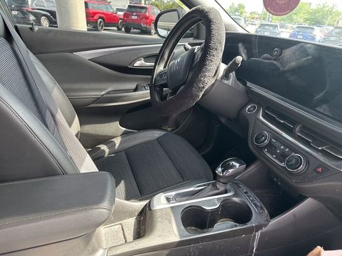 Used 2024 Buick Envista Preferred w/ Convenience I Package FWD image 8