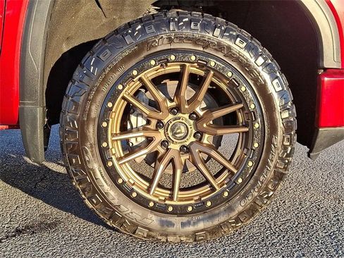 Used 2021 GMC Sierra 1500 AT4 w/ AT4 Preferred Package image 11