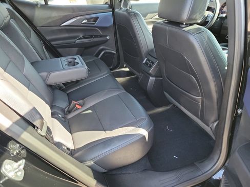 Used 2024 Chevrolet Equinox EV LT FWD image 17