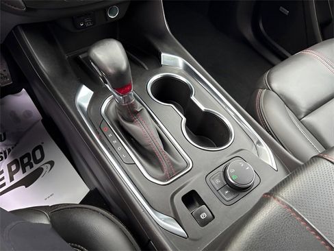 Used 2023 Chevrolet Traverse RS image 18