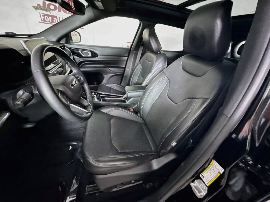 Used 2022 Jeep Compass High Altitude AWD/4WD image 28