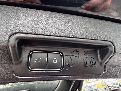 Used 2025 Ford Explorer ST AWD/4WD image 15