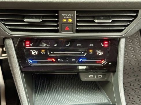 Certified 2025 Volkswagen Jetta Sport image 25