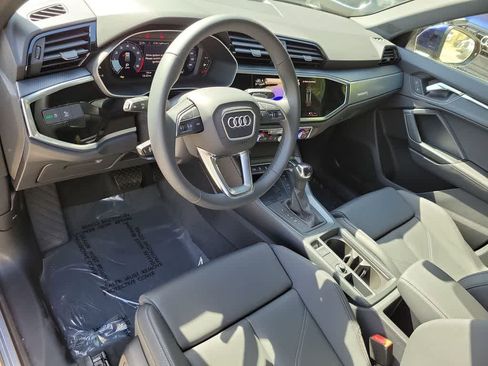 New 2025 Audi Q3 2.0T Premium image 10