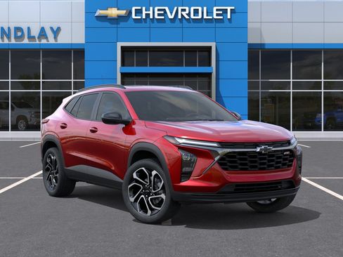 New 2026 Chevrolet Trax RS w/ Sunroof Package FWD image 7