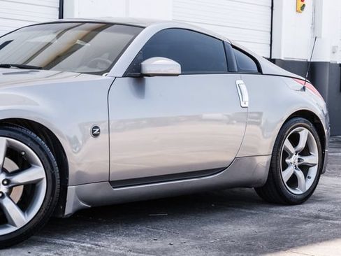Used 2007 Nissan 350Z Enthusiast w/ Cargo Convenience Pkg RWD image 30