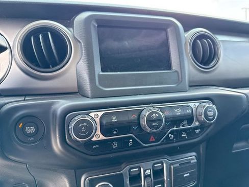 Used 2021 Jeep Gladiator Sport AWD/4WD image 13