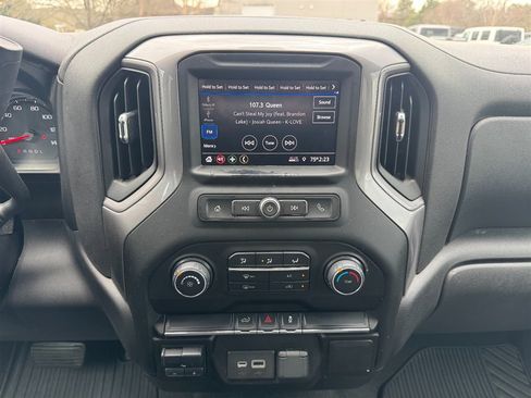 Used 2021 Chevrolet Silverado 1500 Custom image 4