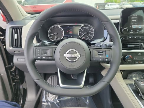 Used 2025 Nissan Pathfinder SL w/ SL Premium Package image 21