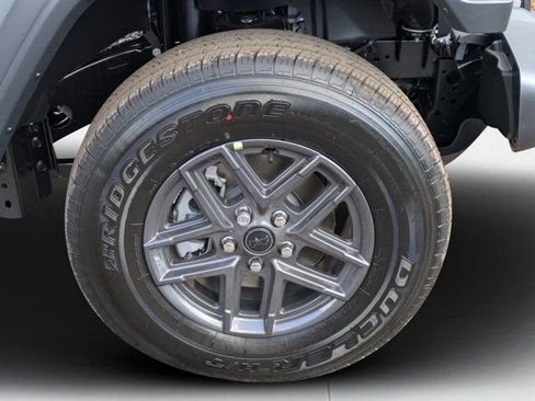 New 2026 Jeep Gladiator Sport image 9