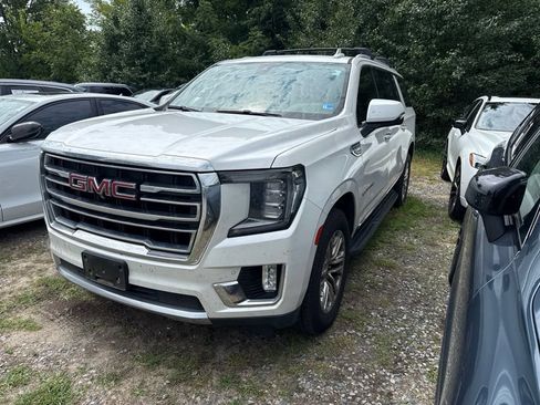 Used 2021 GMC Yukon XL SLT w/ SLT Luxury Plus Package AWD/4WD image 3